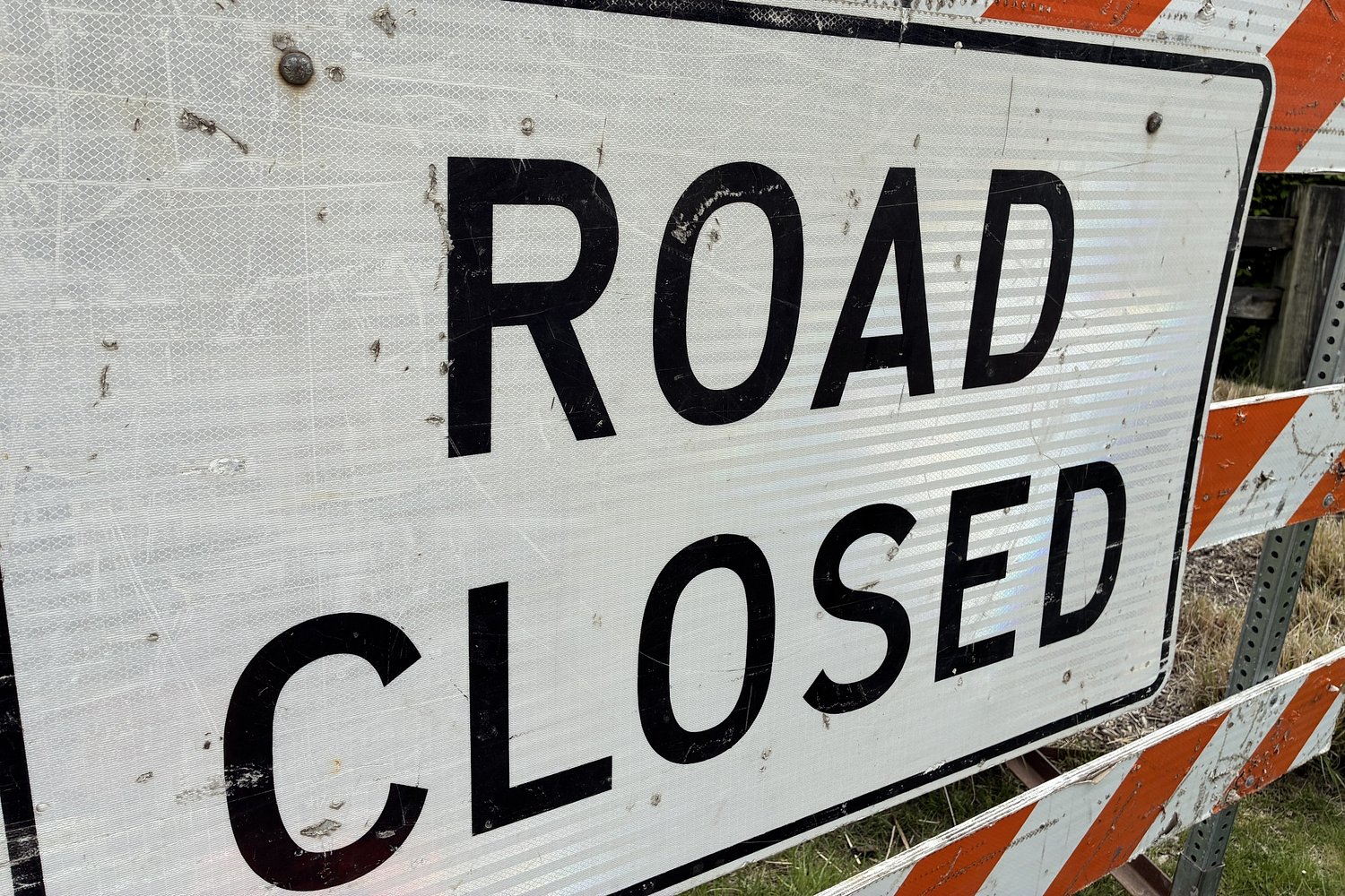 Water main break shuts down section of busy Akron street