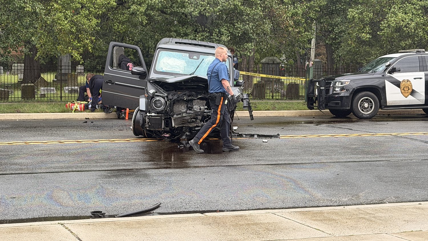 See N.J. cops chase suspect trying to escape after crash kills 2 (VIDEO)