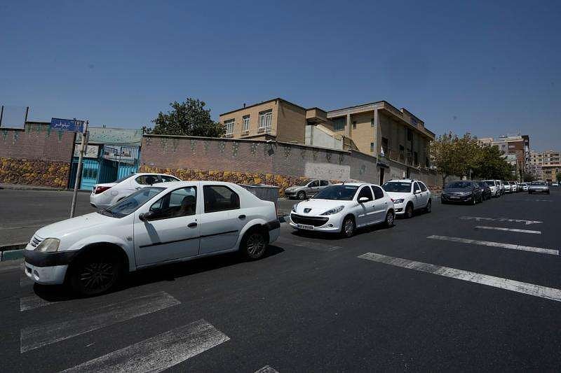 There are gas lines in Iran, but no sign yet that its leaders will bow to US sanctions