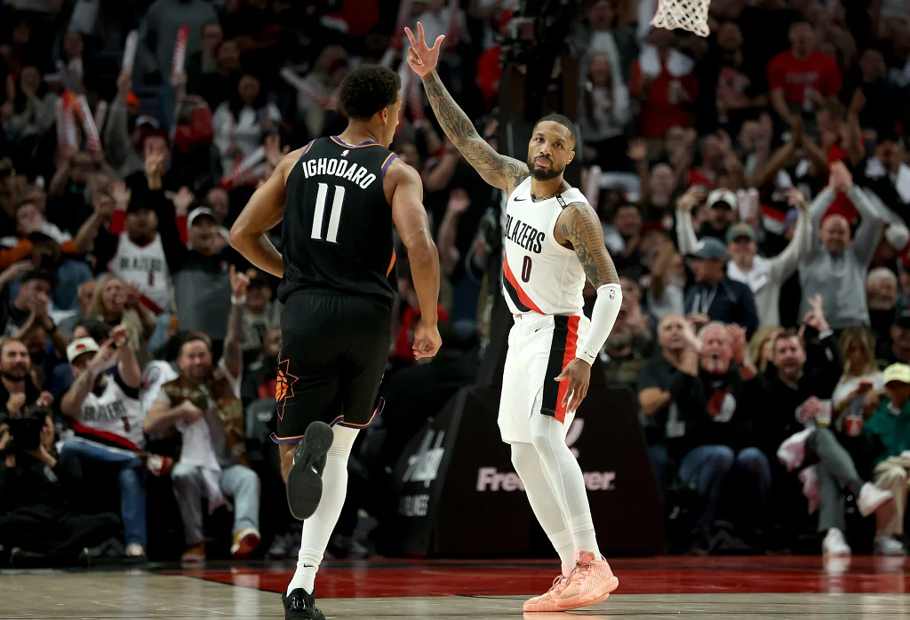 Trail Blazers Crush Phoenix Suns in First Game of the Season.