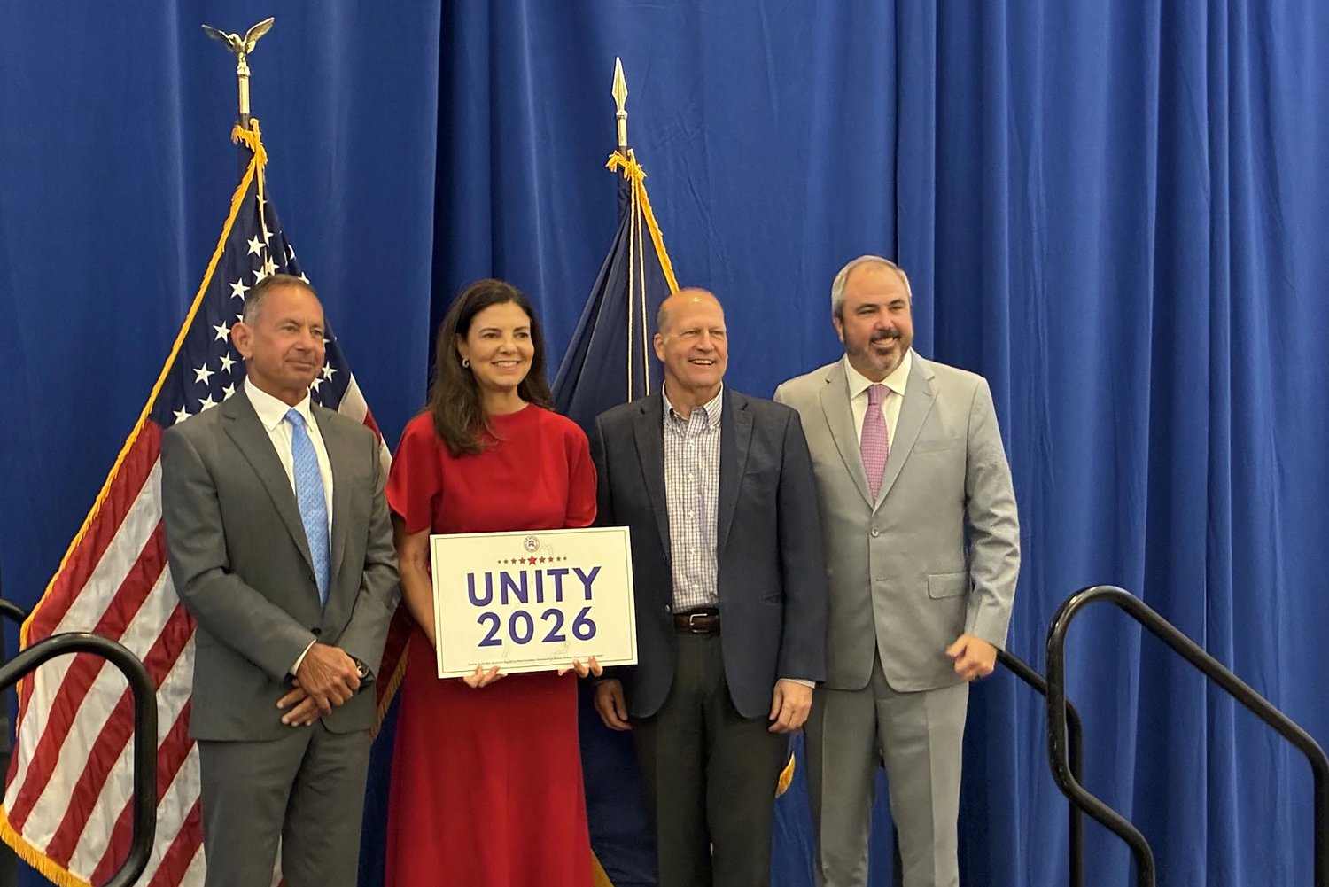 Republicans on NH ballot keep Trump at arm’s length, even as he pulls them close