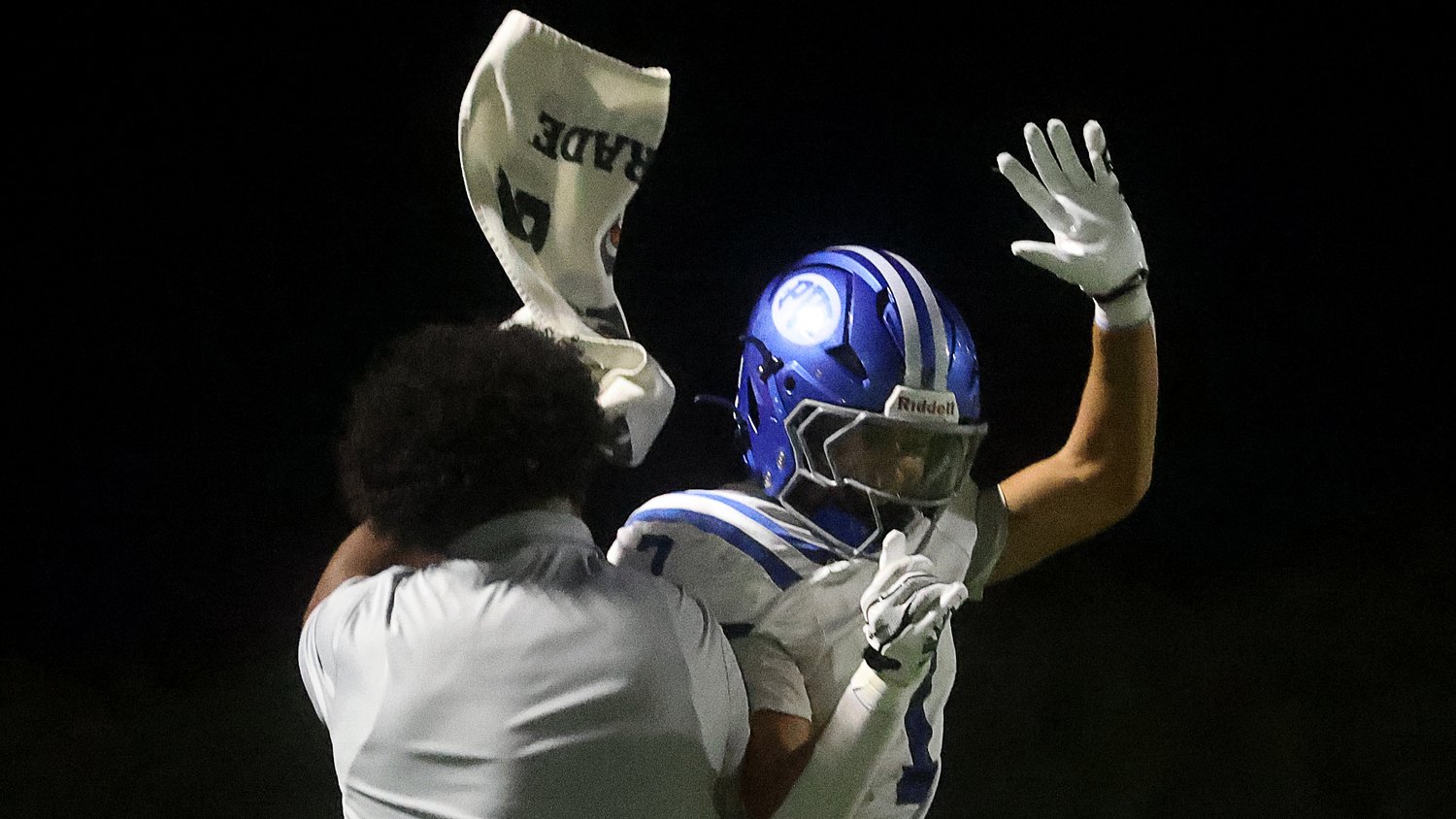 Grandson of NFL Hall of Famer, son of 3x Super Bowl champion turns into star N.J. football player