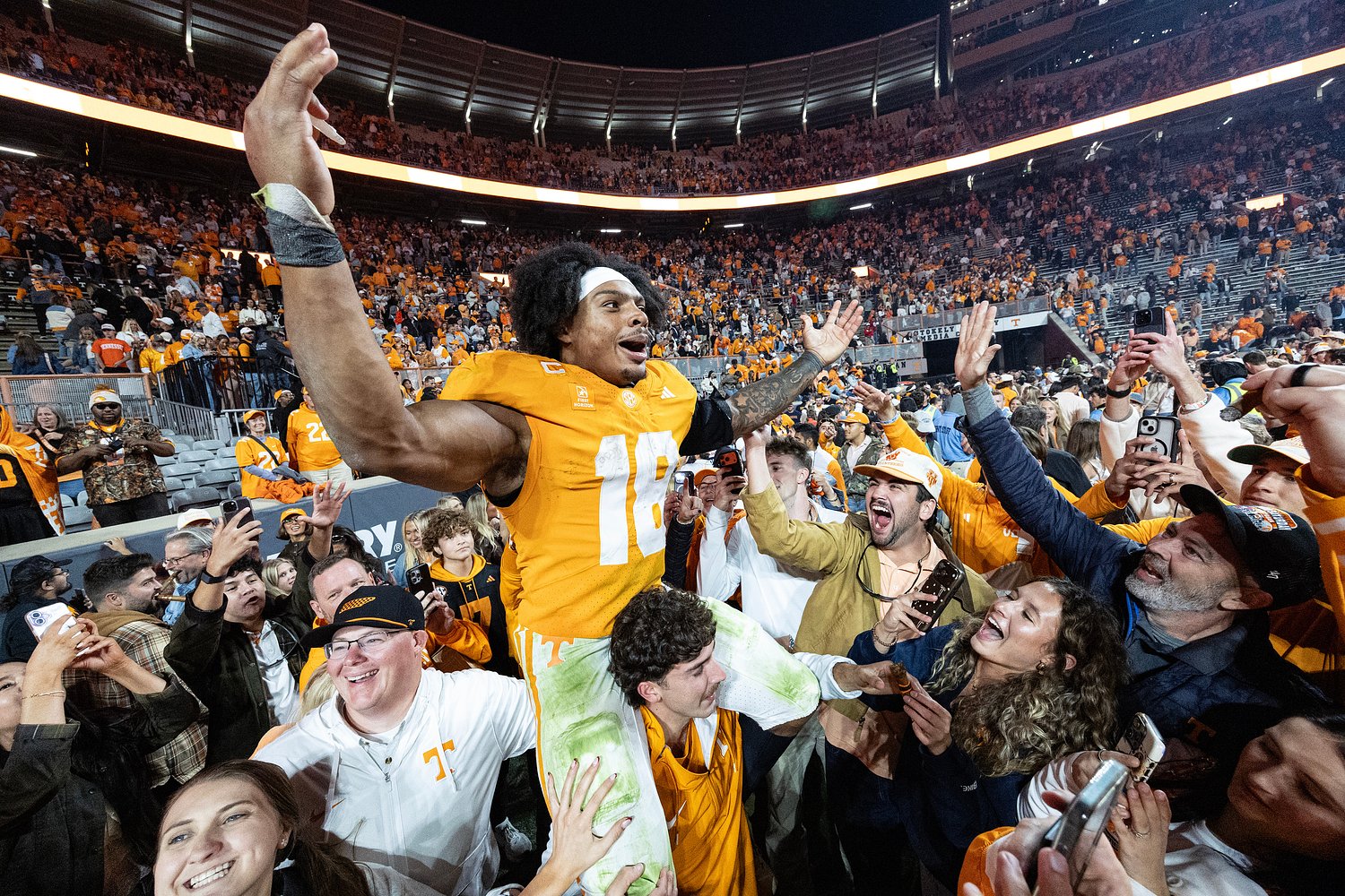 SEC fines Tennessee for field rush after beating Alabama