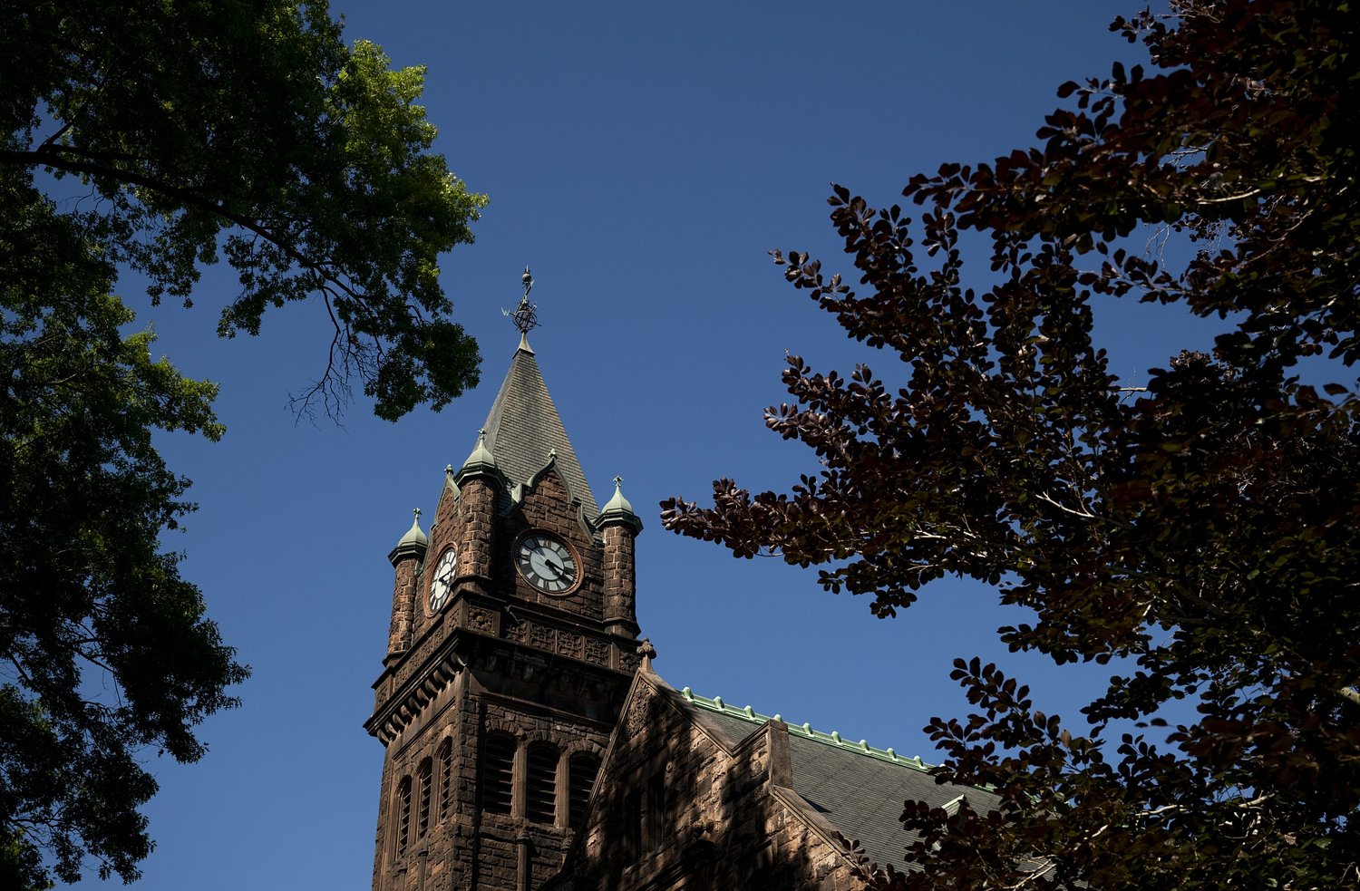 Mount Holyoke to close language center amid budget cuts