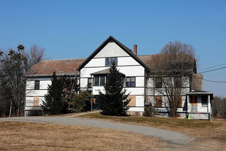 Easthampton's pick for Town Lodging House draws ire