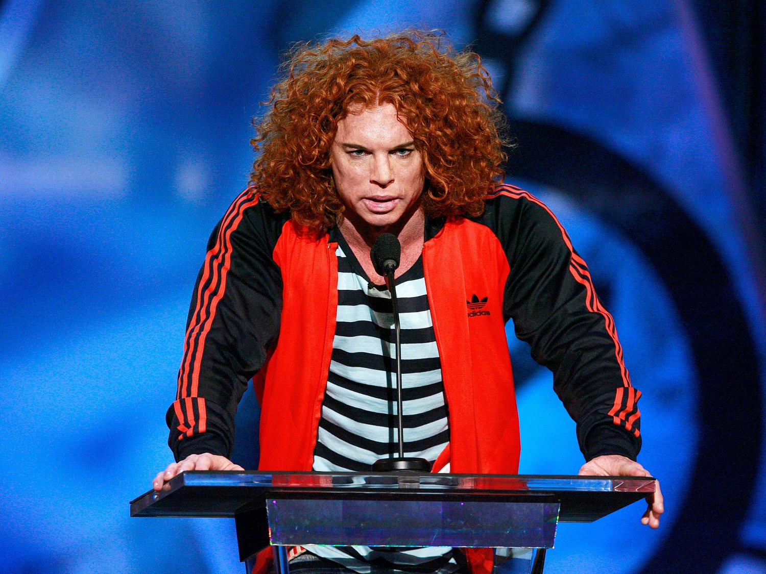 Comedian to return to stage after suicide attempt last month