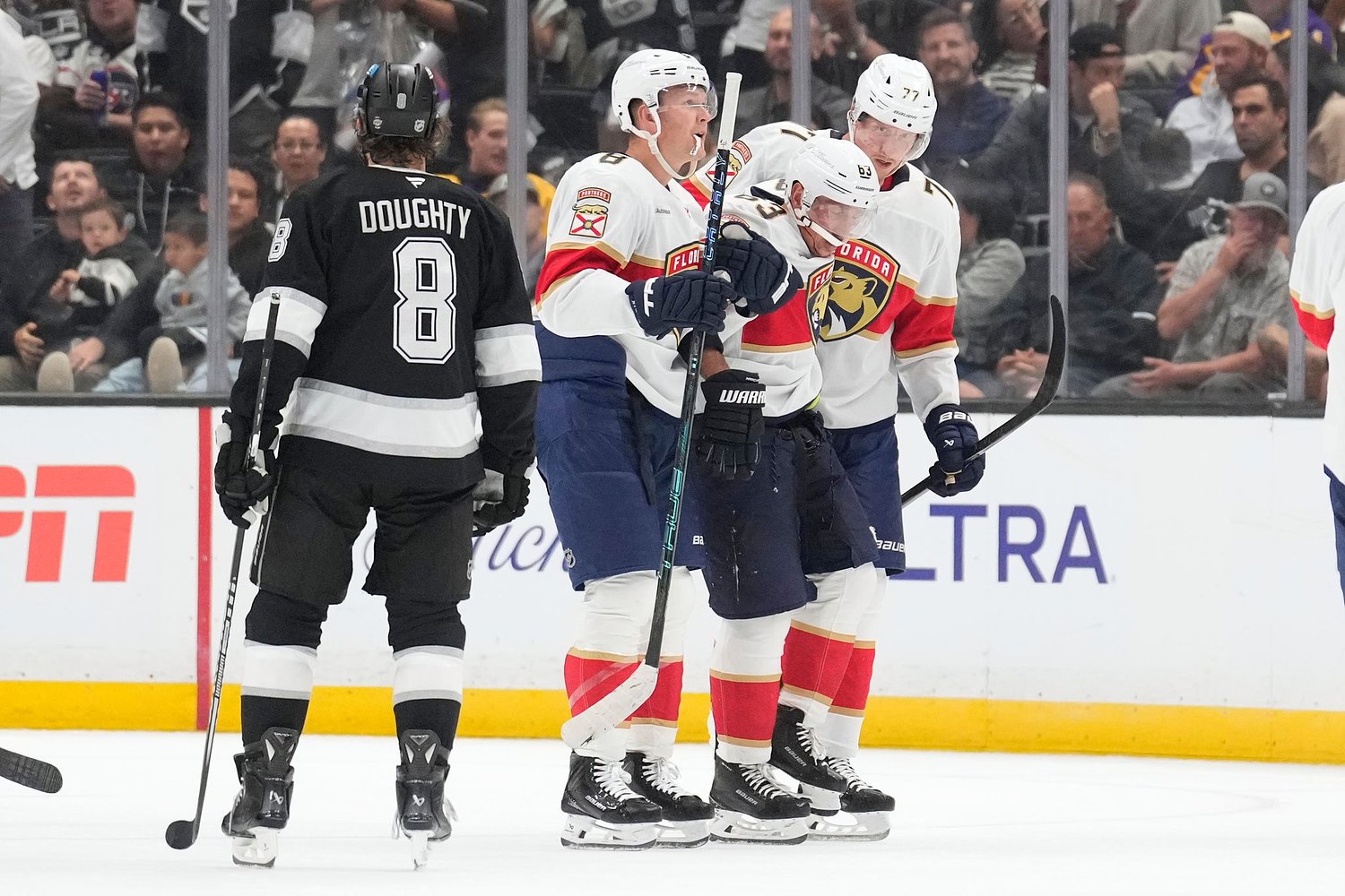 Panthers forward Brad Marchand sustains left leg injury in second period against Kings