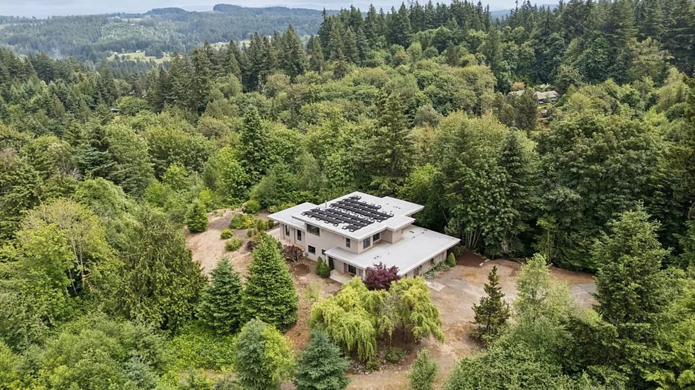 Frank Lloyd Wright-Inspired Home Tucked Away on 5 Wooded Acres Is Listed for $1.23 Million Near Portland