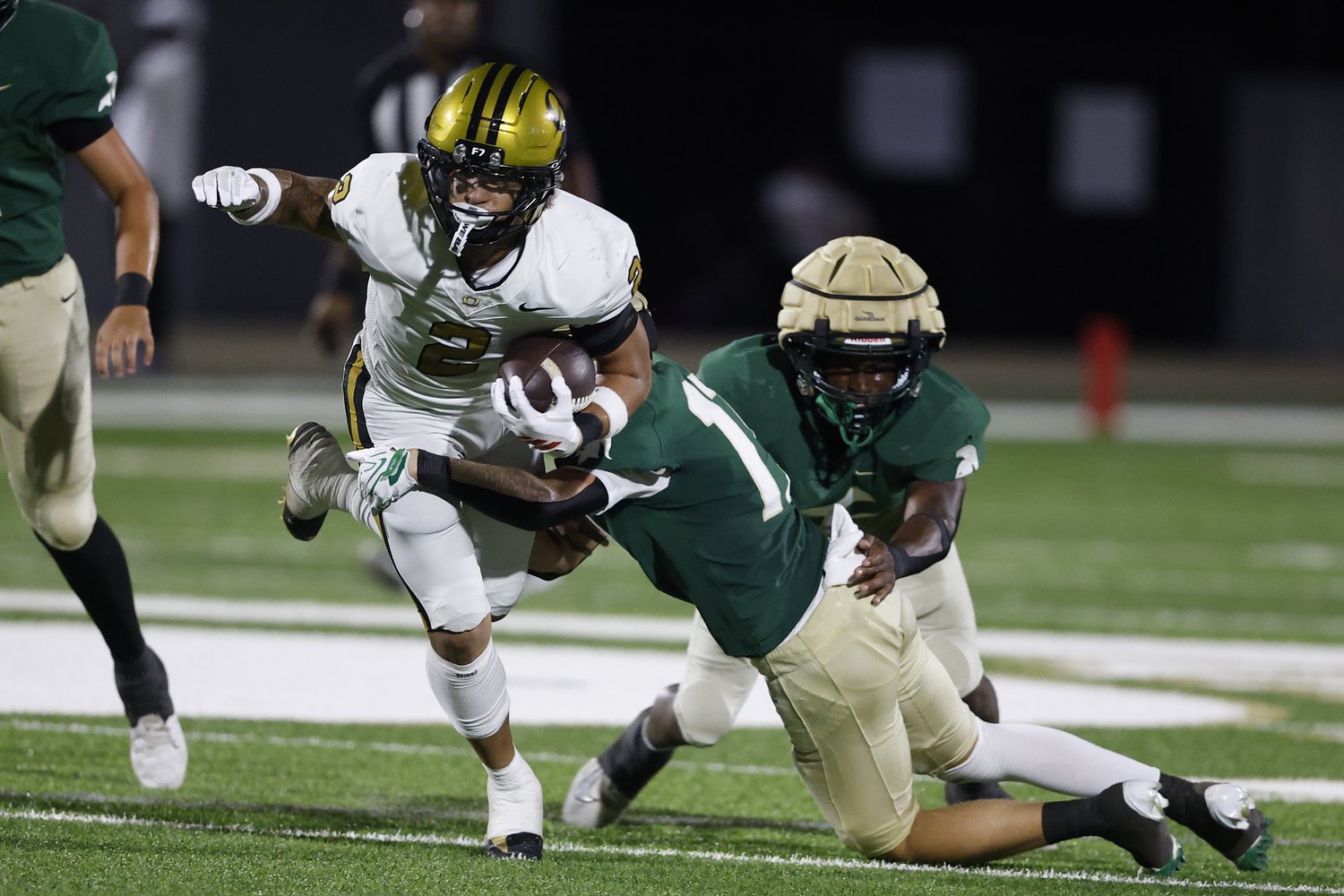 Stingy defense leads Mountain Brook past Oxford