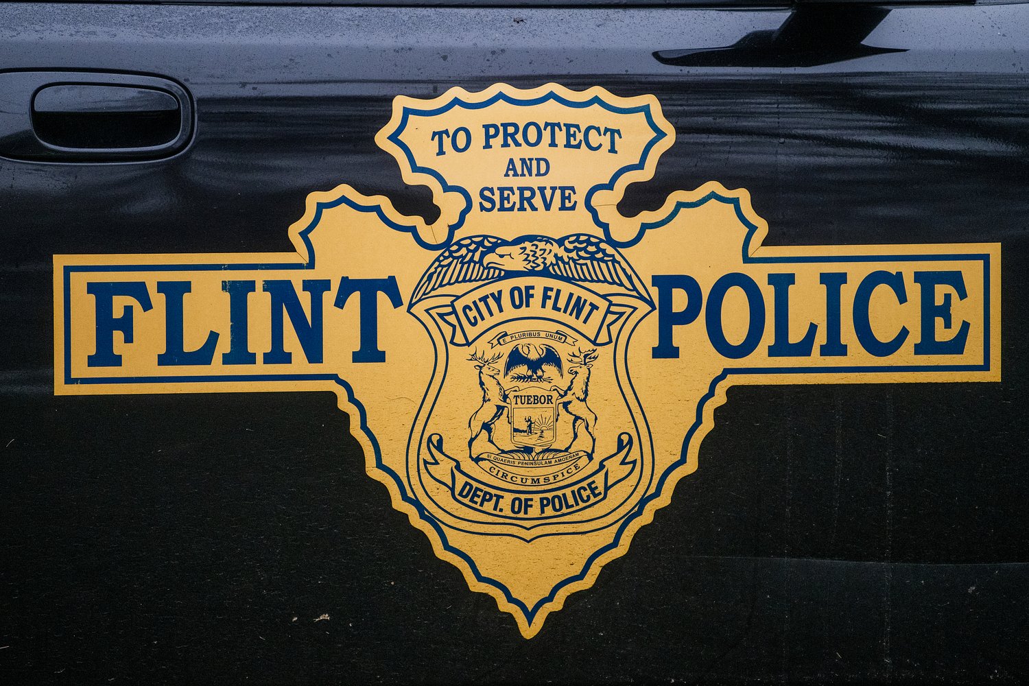 Man found dead after shooting on Saginaw Street in Flint