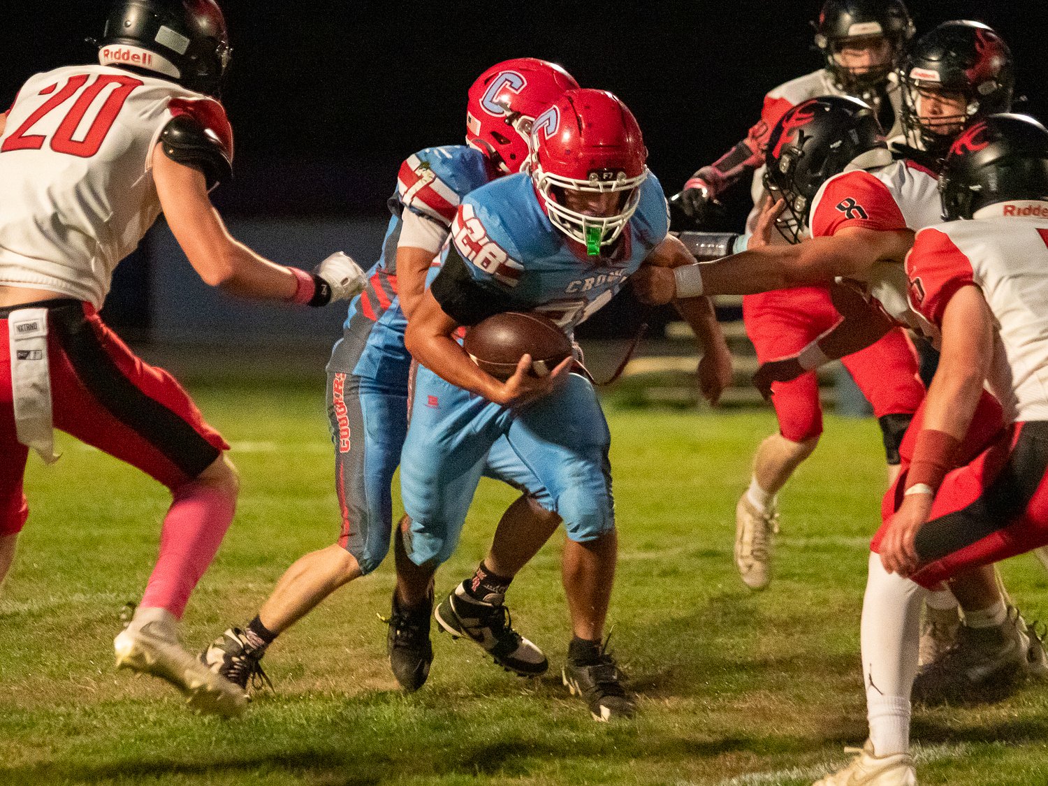 High school football: Elkton slips past Crow in defensive rematch