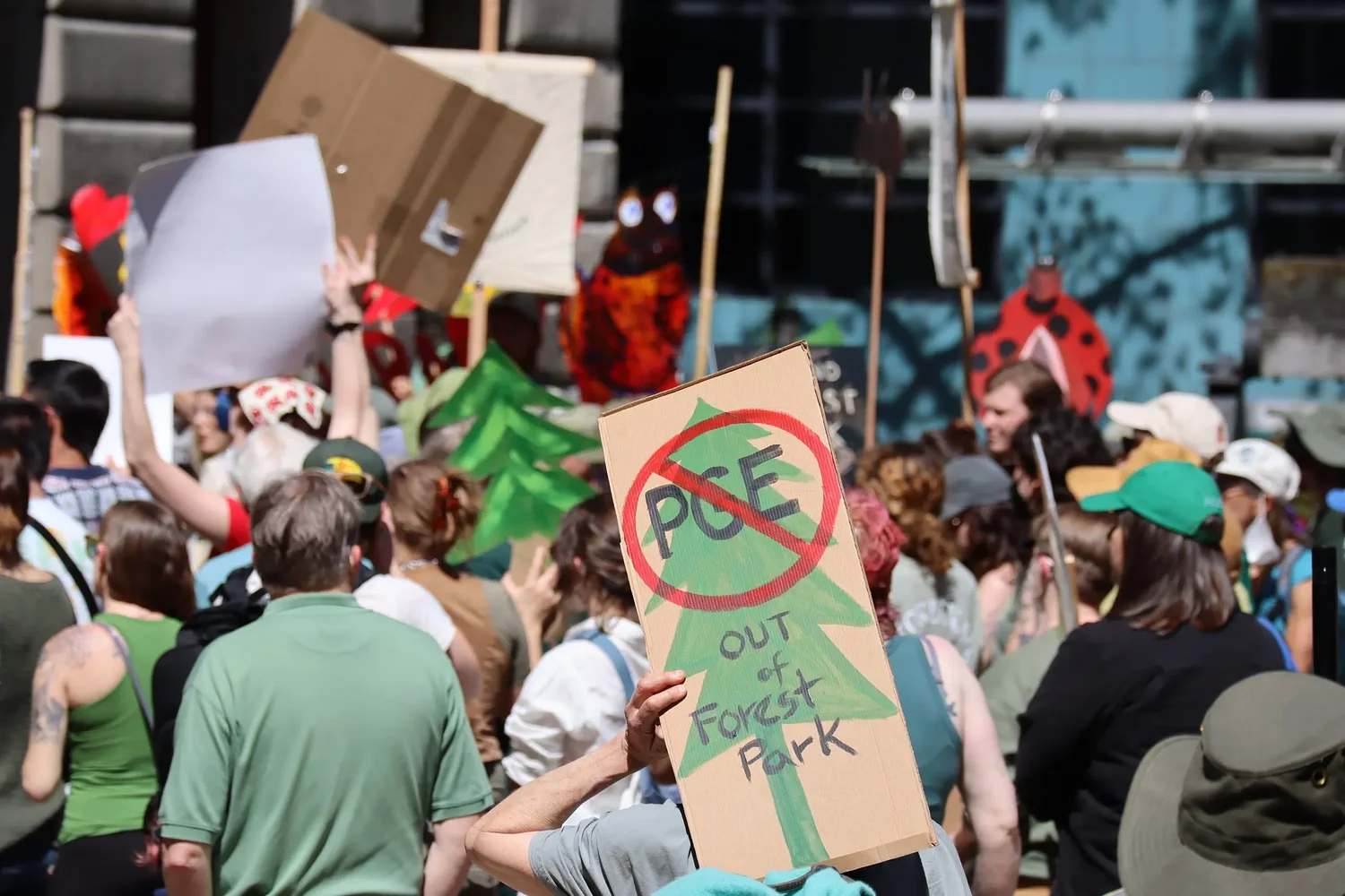 Good Morning, News: City Cuts Deal With PGE For Forest Park Project, Participatory Budgeting Likely to Make November Ballot, and Lawsuit Alleges US is Illegally Sharing Info on Iranian Asylum Seekers. By Courtney Vaughn.