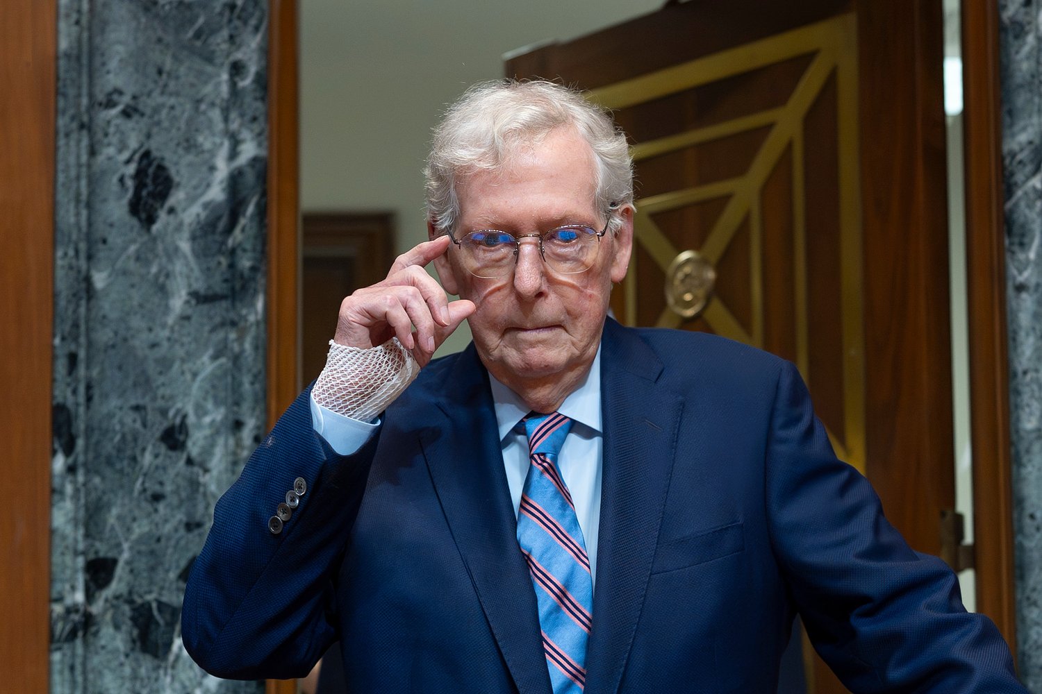 Longtime GOP Senator from Alabama reportedly found unconscious, given CPR