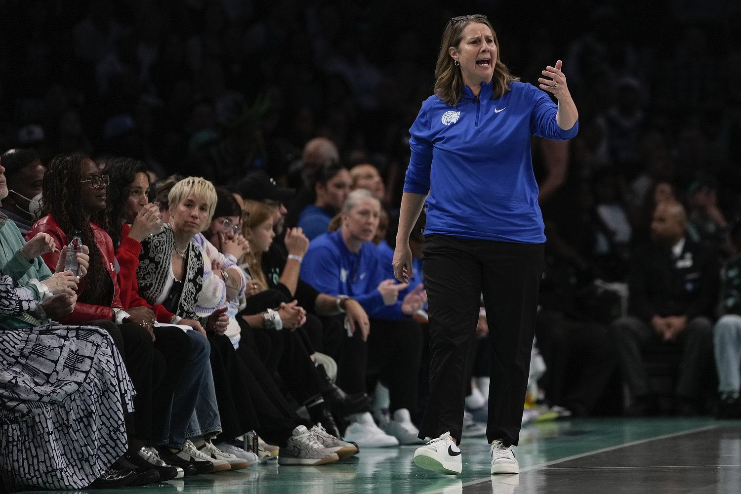 Cheryl Reeve breaks WNBA record for coaching wins as Lynx come back to beat Sun