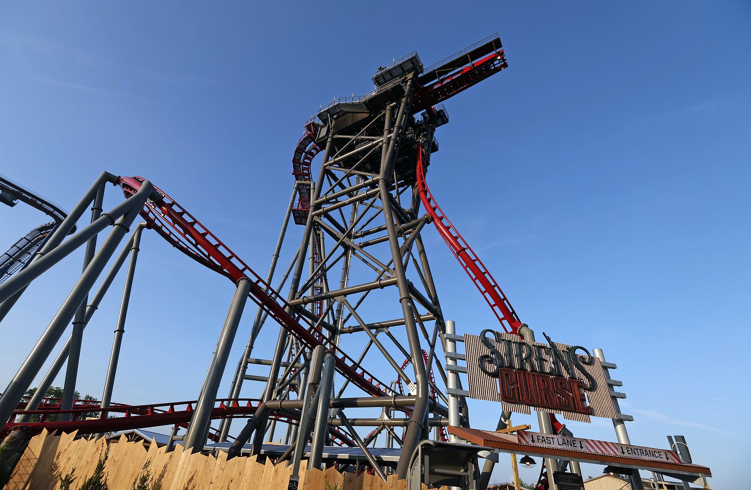 Guest injured while riding Siren’s Curse at Cedar Point
