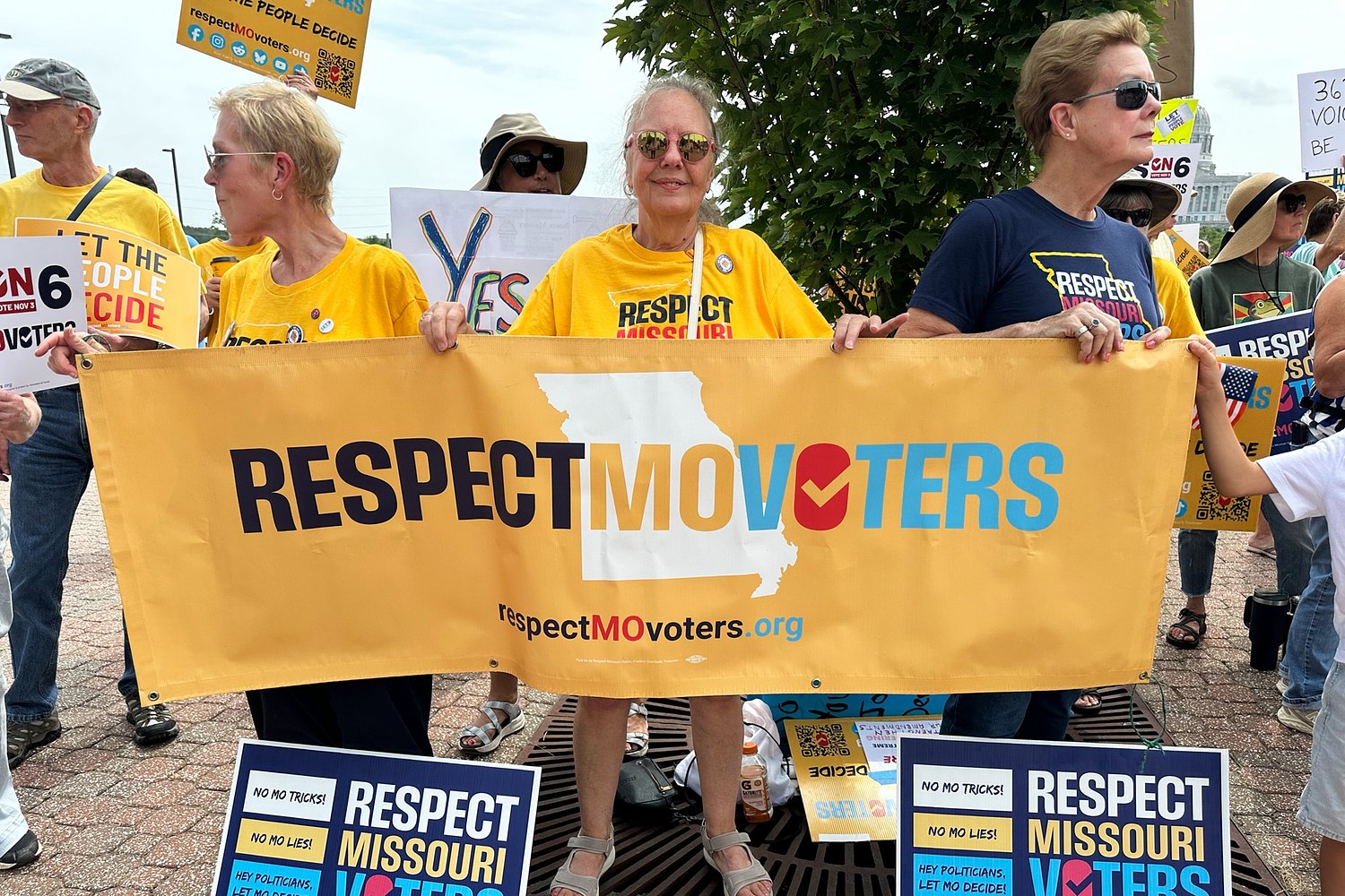 Guerrilla Projections and Defending Democracy in Missouri