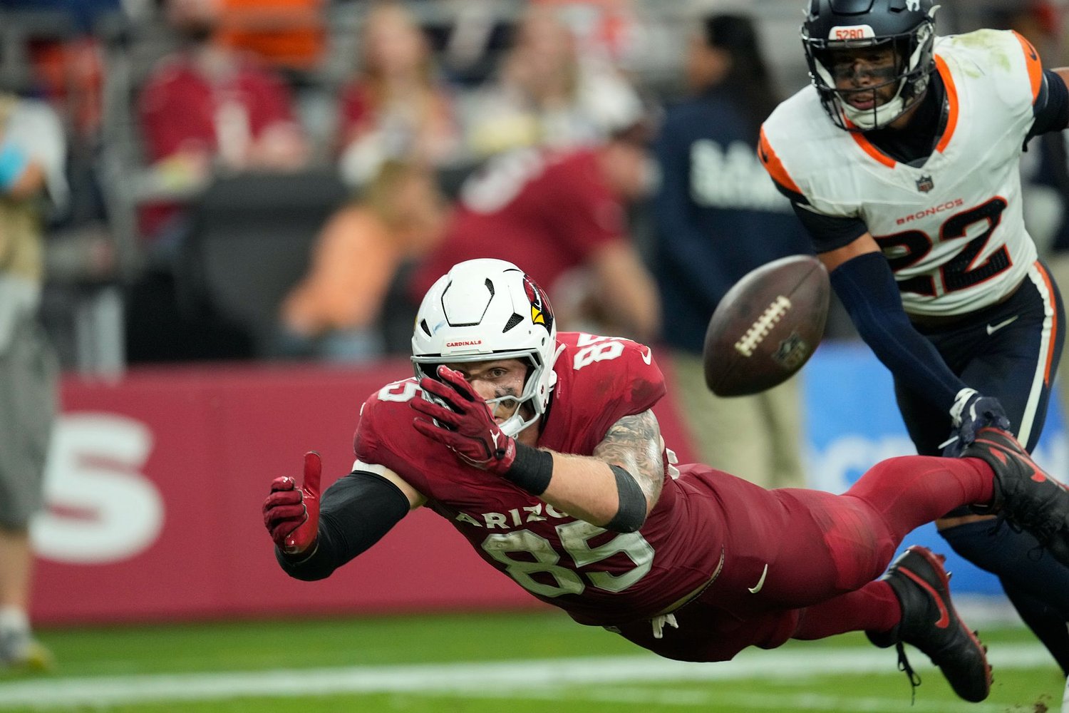 Cardinals' home losing streak reaches 10 straight games with loss to Broncos