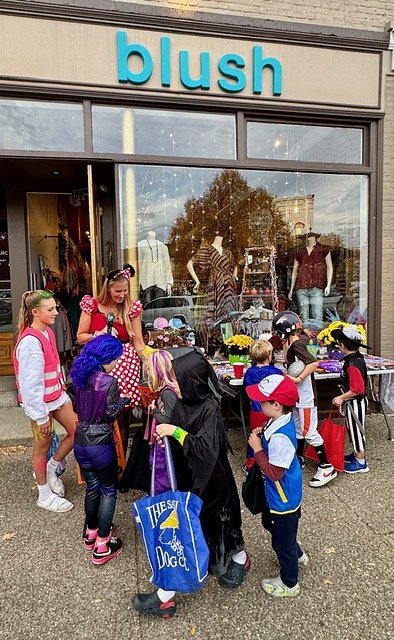 Chagrin Falls Merchant Association’s Bootique hosts downtown trick or treating this Thursday