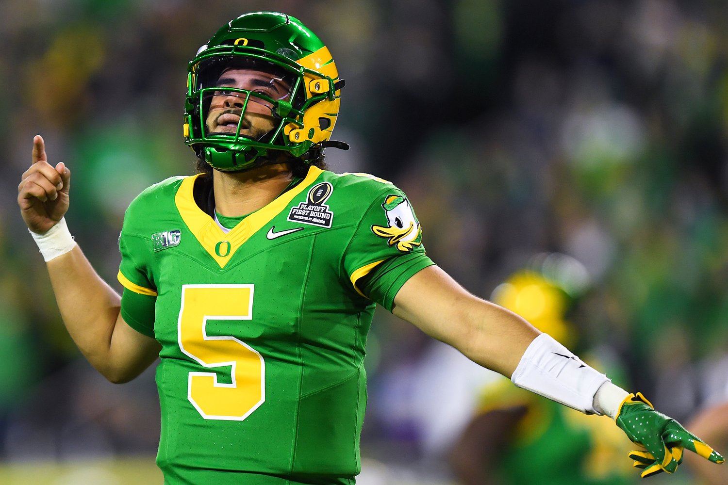 Quarterback Dante Moore expected to miss the rest of the season