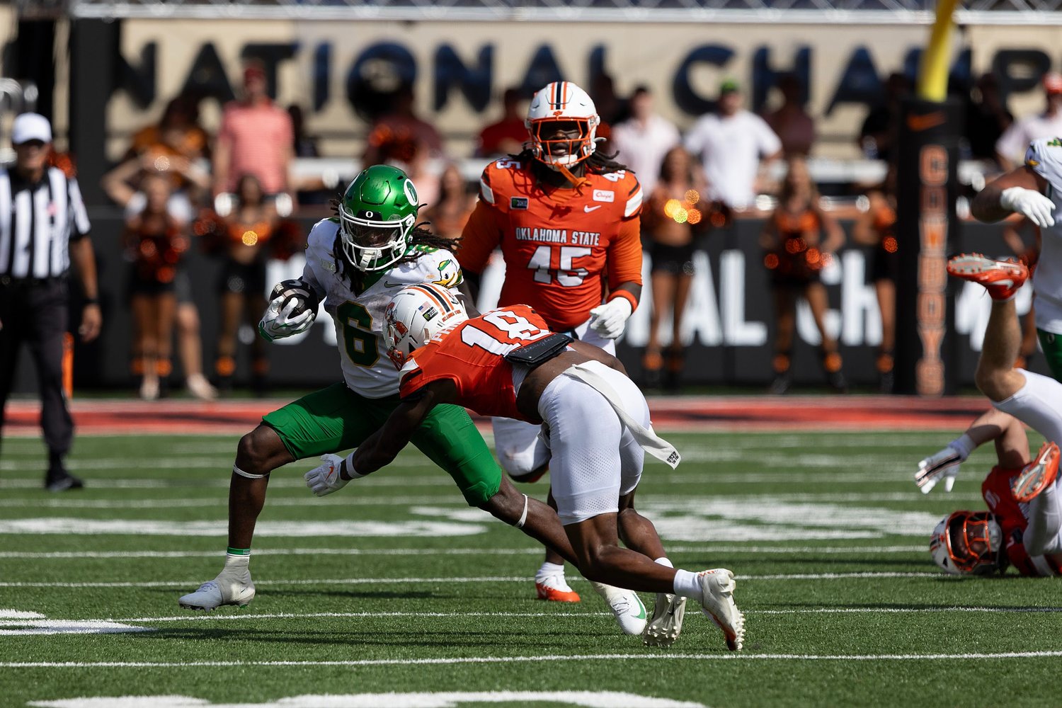In a stunner, Oklahoma State defeats out-of-sorts Oregon 39-31