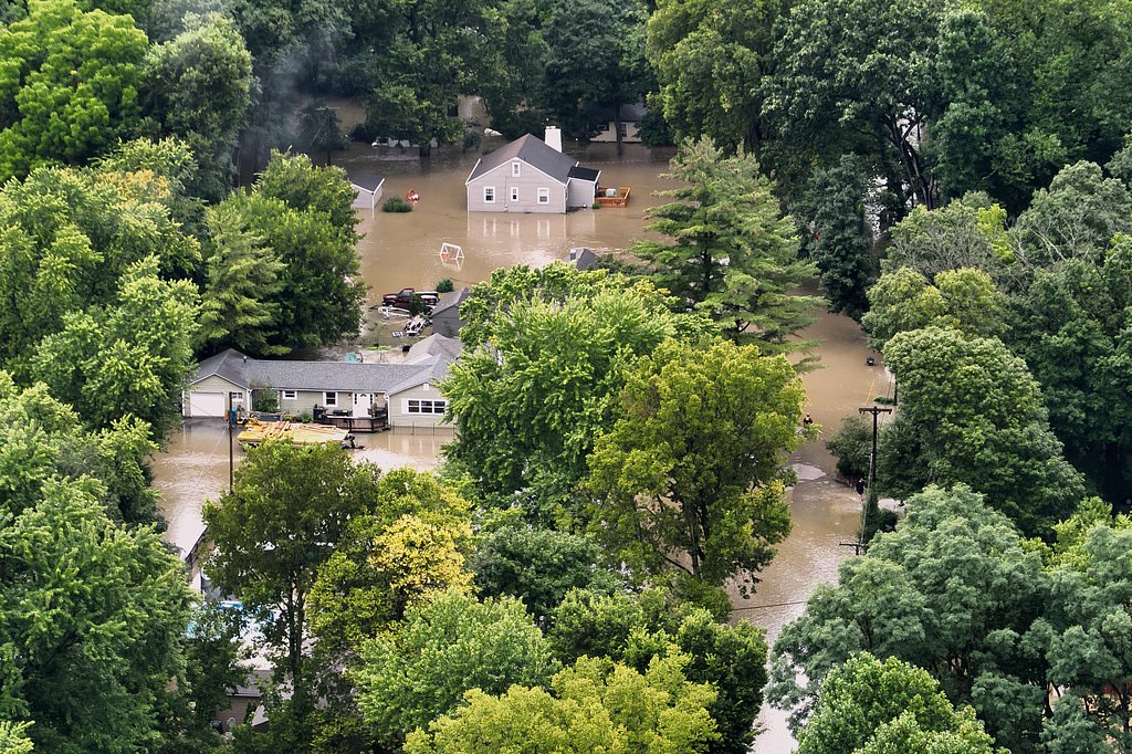5 dead after severe weather sweeps across Indiana