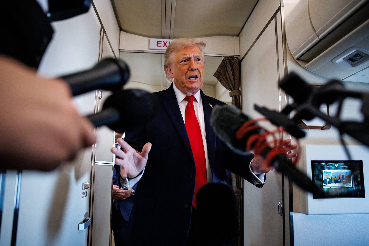 Trump's not-so-straight strait talk
