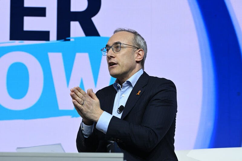 Scholten, Gottheimer and Bret Stephens join Dan Senor before packed Michigan crowd
