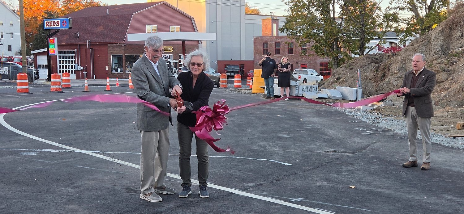 Residents celebrate opening of new Jaffrey river bridge