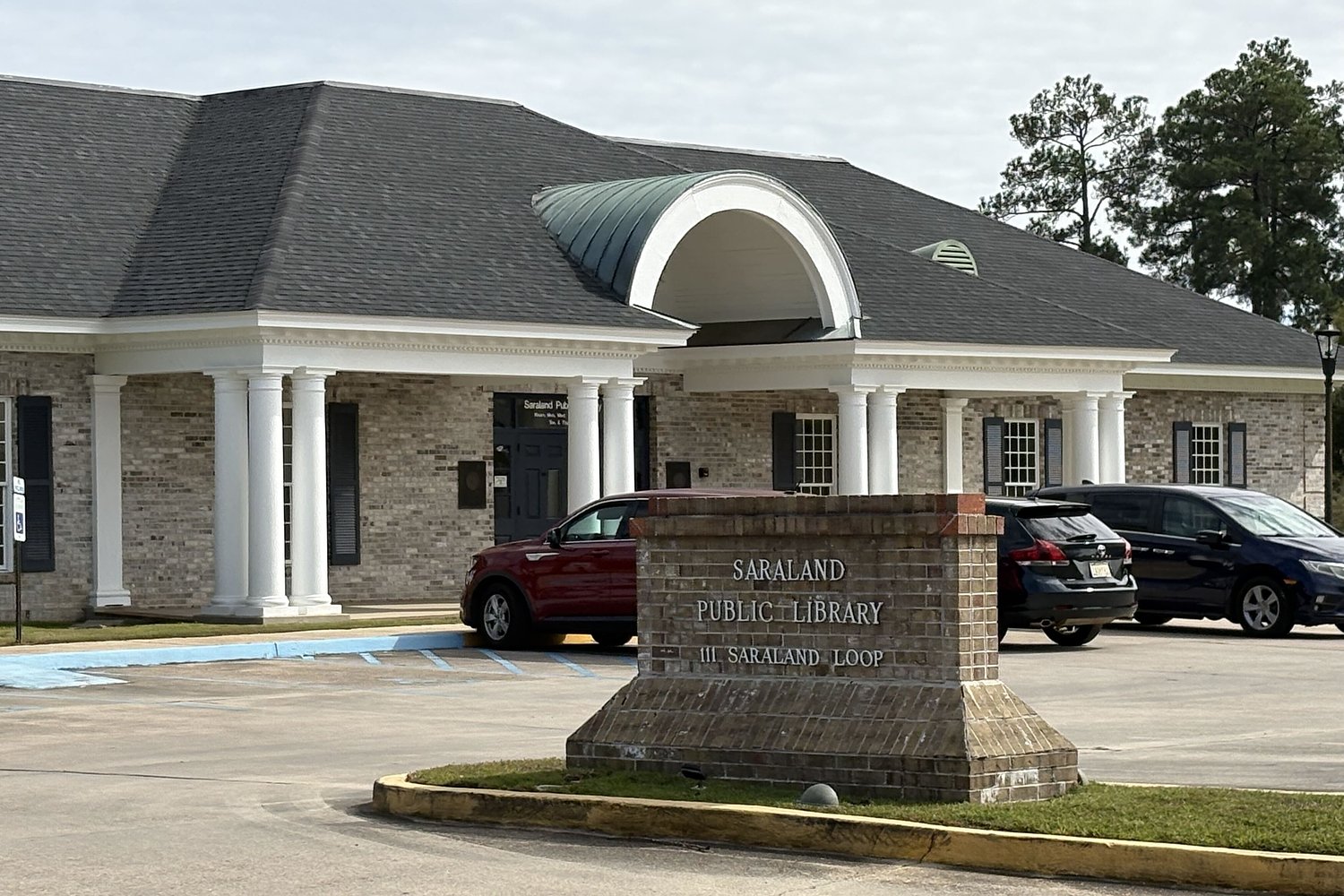 $100,000 cut divides Saraland, Mobile library system: What happens next?