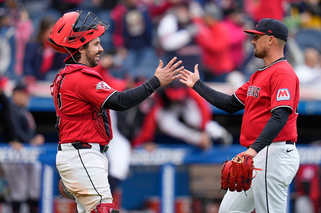 Have the Guardians completely closed the door on an Austin Hedges return? Hey, Hoynsie