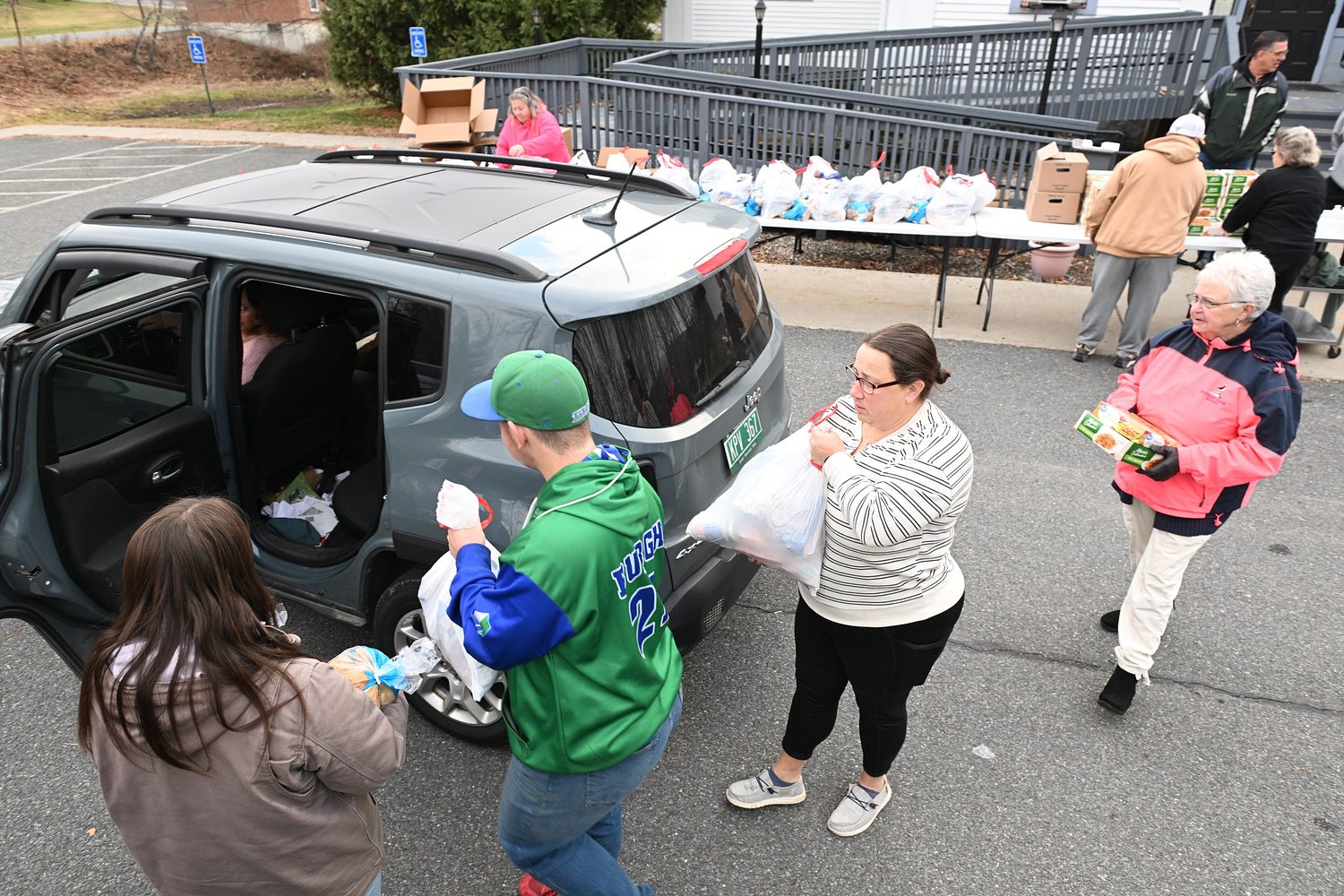 In 11th year, Bobby C raising money for Thanksgiving meals