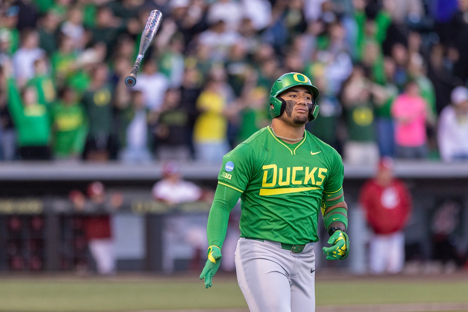 Former Oregon Ducks slugger Naulivou Lauaki Jr. signs with SEC team