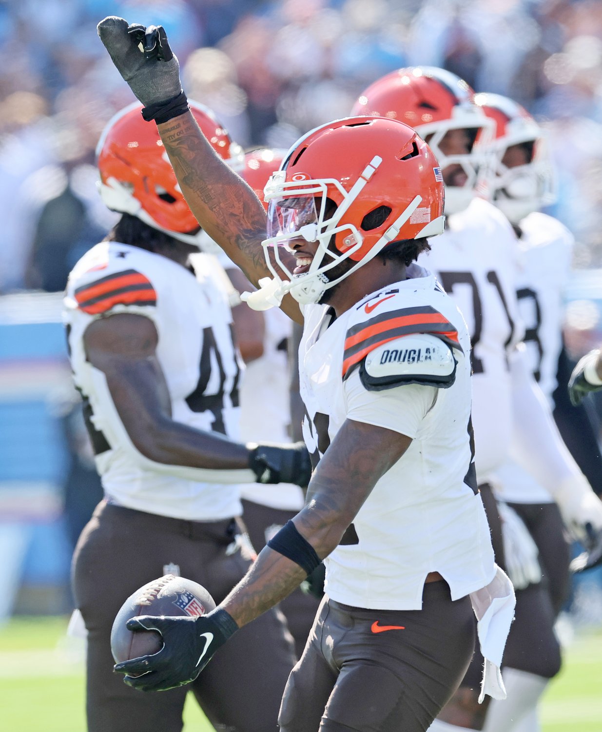 A dislocated finger and 5 stitches didn’t stop Denzel Ward from getting a key interception in Browns’ win over Titans