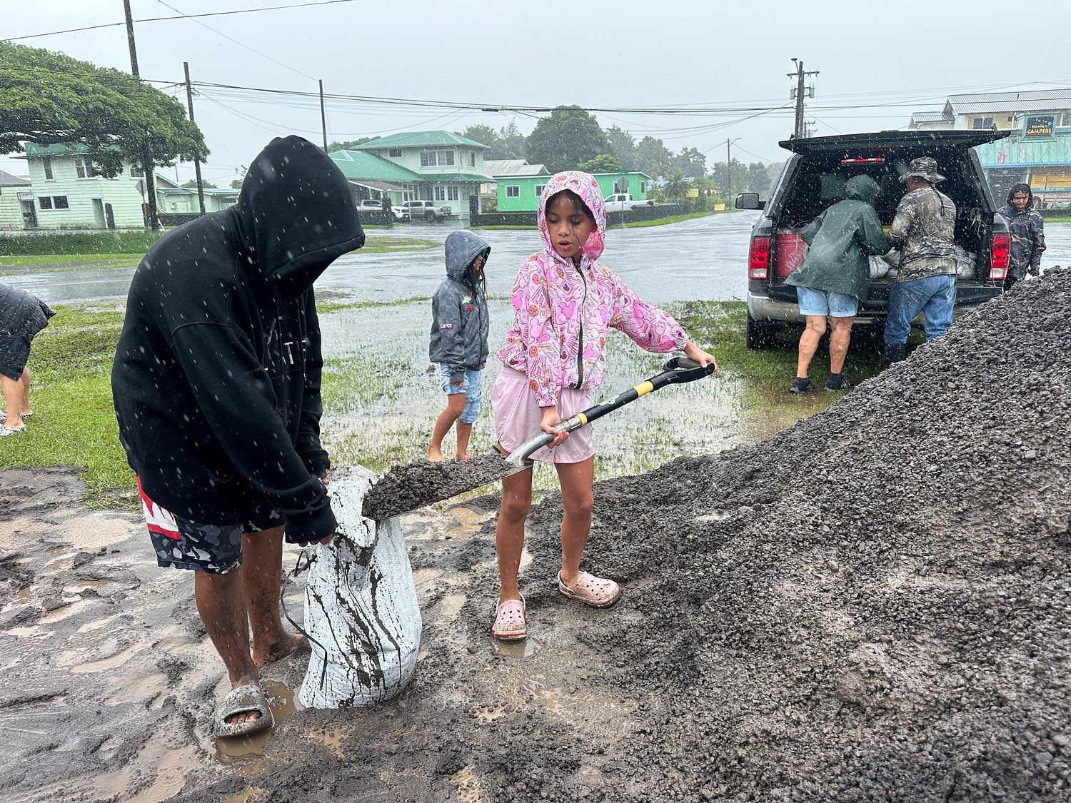 Hurricane Nolo skirts Hawaii but could still unleash powerful winds, flash flooding