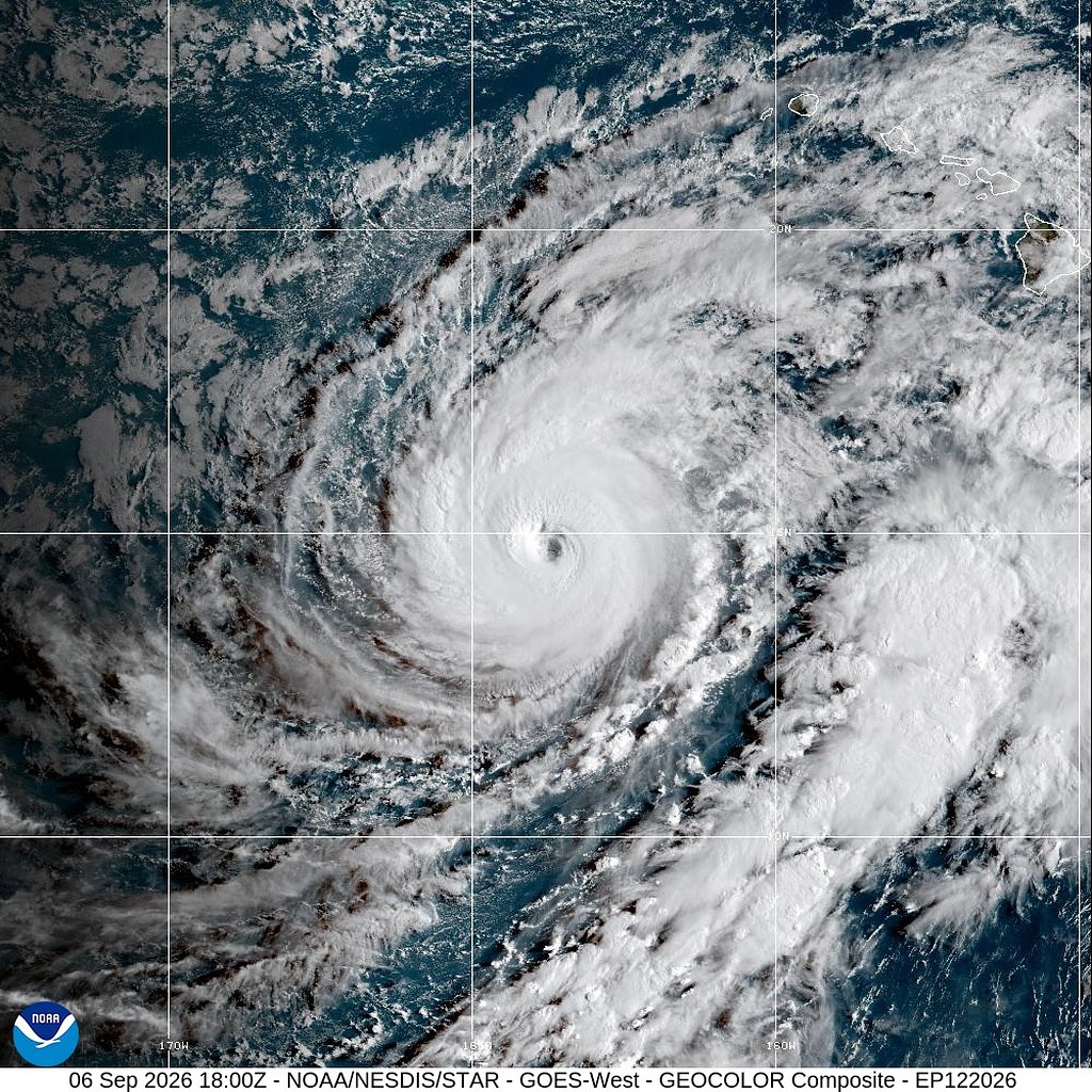 Hurricane Lowell expected to pass near one Hawaiian island and cause major rains statewide