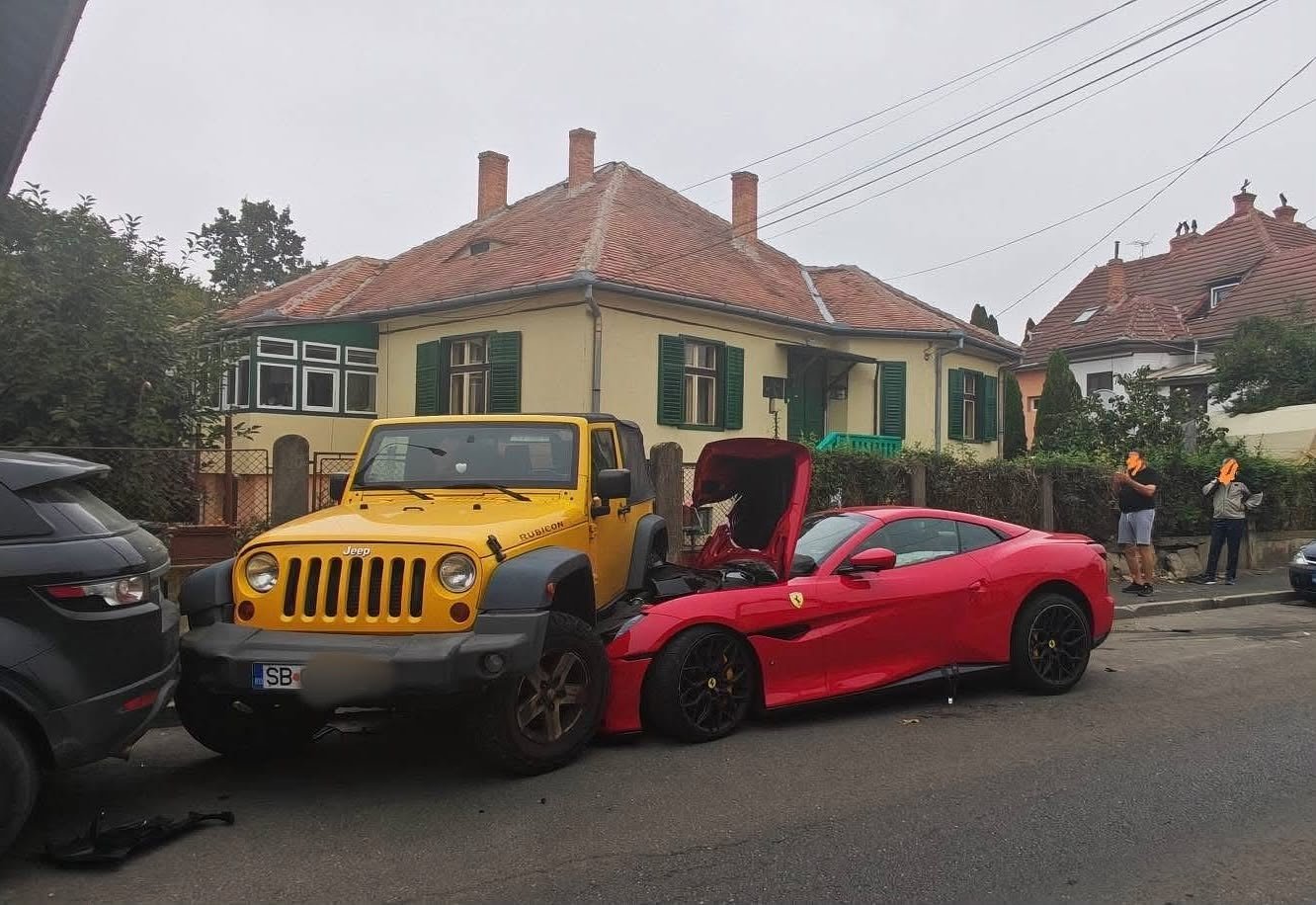 Sibianul care a intrat cu un Ferrari în 4 mașini, reținut și dus în arest: avea o alcoolemie uriașă