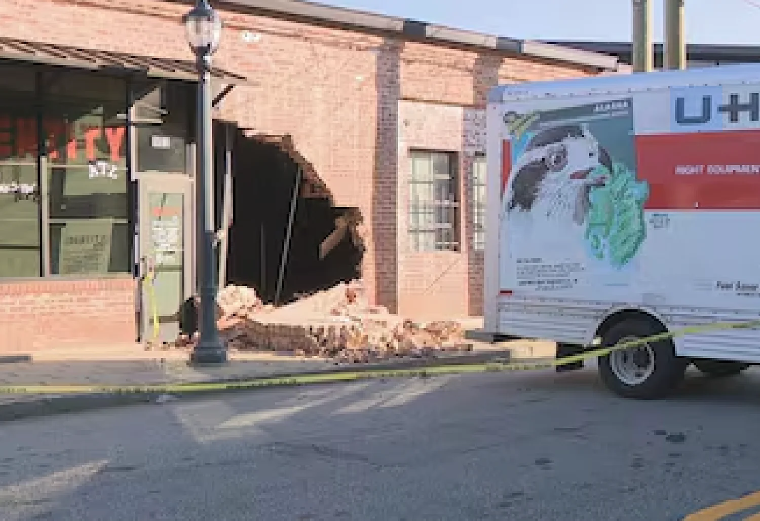 Thieves ram U-Haul into clothing and shoe store in downtown Atlanta