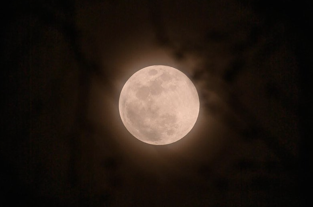 Full Strawberry Moon 2026 rising tonight: Best viewing times and locations