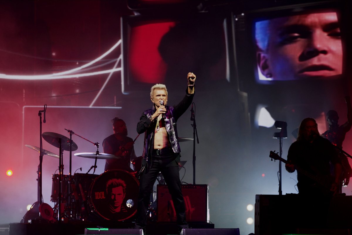 Billy Idol rocks Bangor’s waterfront a year after canceled show