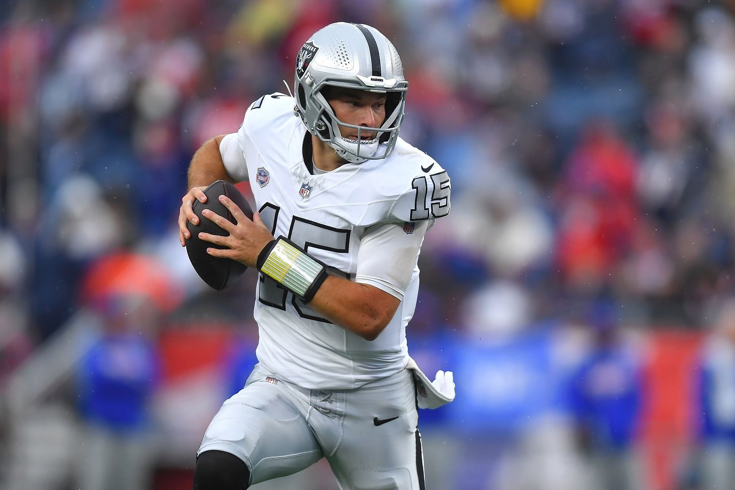 Fernando Mendoza makes NFL debut in Raiders' blowout loss to Patriots