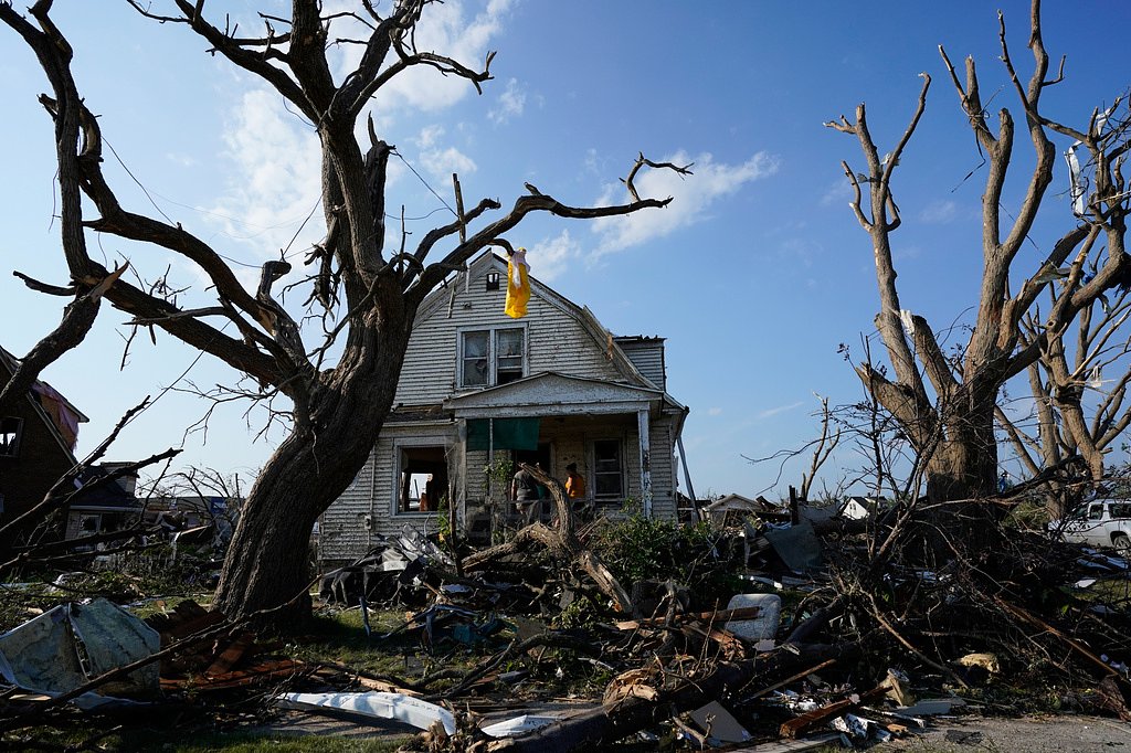 Tornado that carved a path of destruction in Wisconsin stayed on the ground for more than 20 minutes