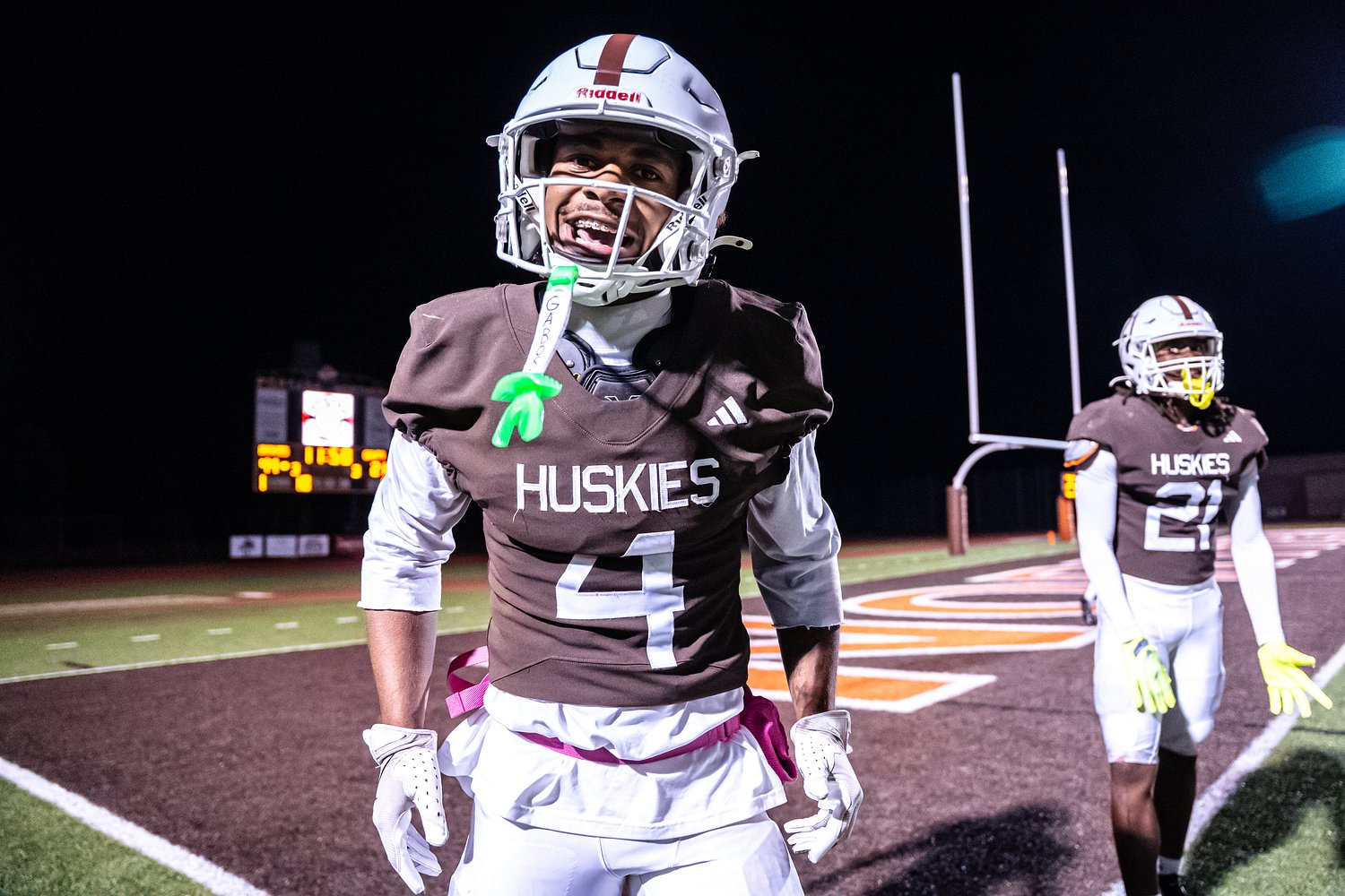 ‘Lightning in a bottle’: D1 commit scores 4 TDs in 4 different ways in unforgettable night