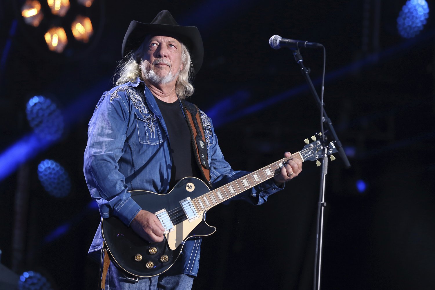 Country Music Hall of Fame singer dead at 71: ‘We are completely heartbroken’