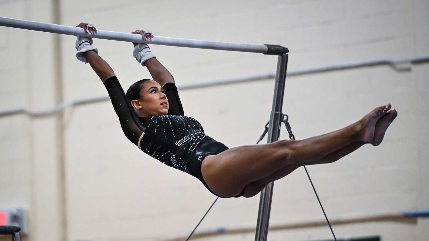 Top-ranked gymnastics team continues strong season with Shore Conference championship