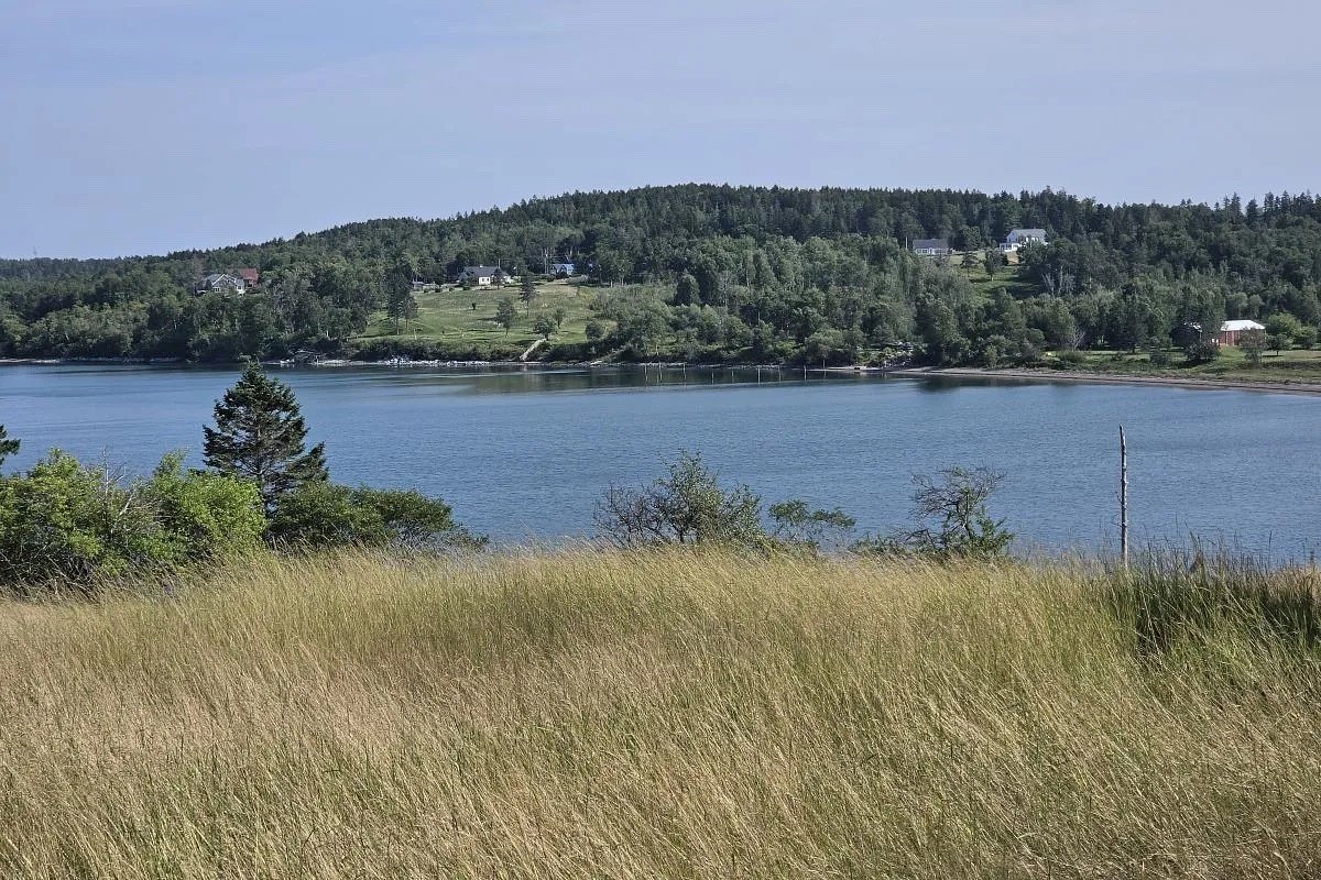 Eastport temporarily bans underwater data centers