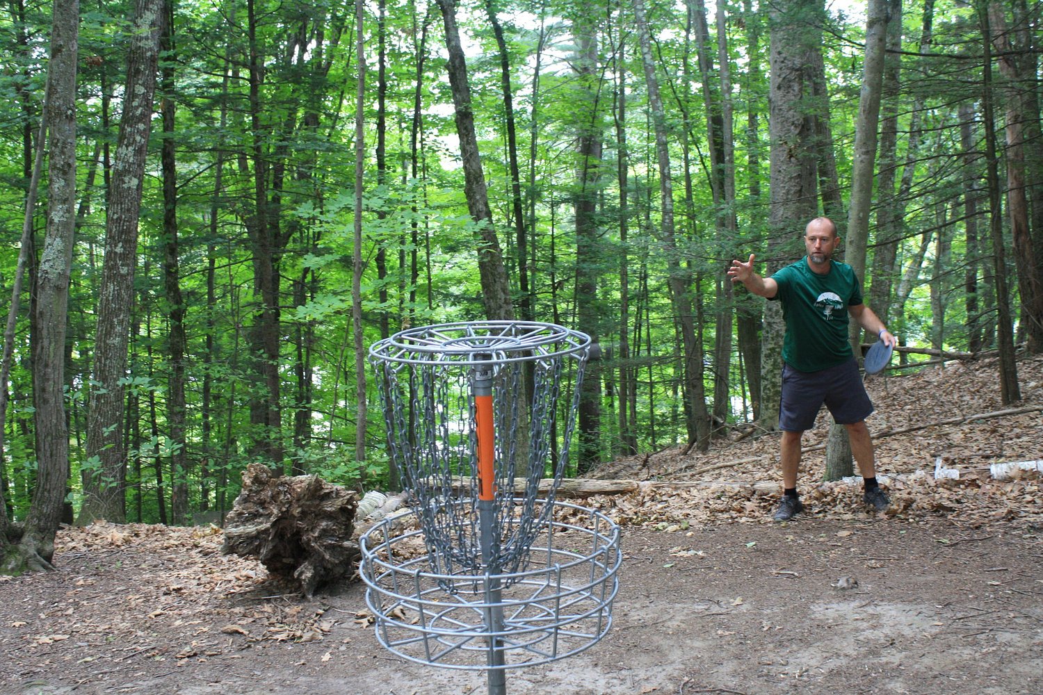 Volunteers maintain 18-hole disc golf course near Wilton school