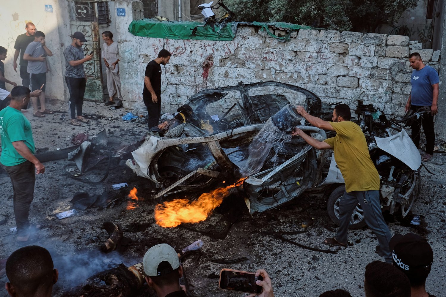 Board of Peace envoy meets with Netanyahu on Gaza disarmament deal and urges a halt to strikes
