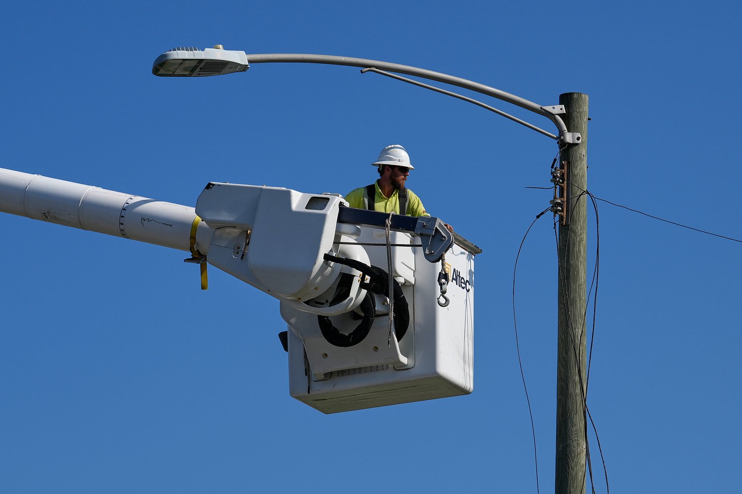 ‘Unacceptable’: US city without power for nearly 2 weeks as frustration grows