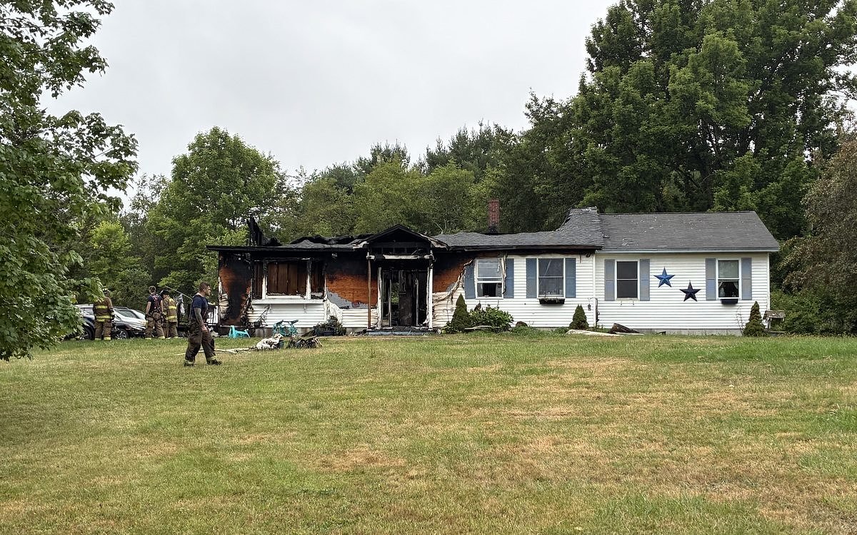 Cat dies in Maine house fire