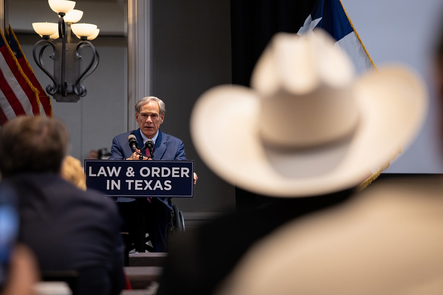Gov. Greg Abbott touts endorsements from 12 Democratic sheriffs from border counties in final early voting push